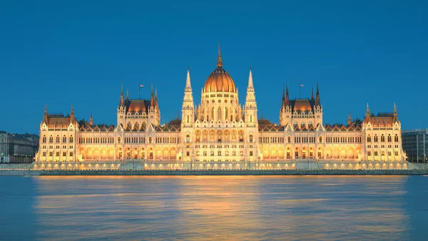 Hungarian translator — Ecrivus